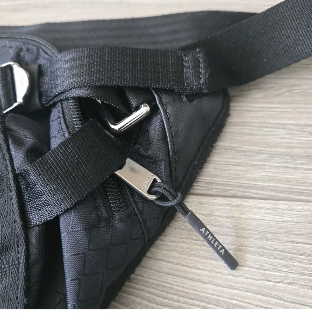 Athleta Excursion Crossbody Waist Ripstop Belt Bag Black Nylon Lightweight Large - Picture 5 of 11